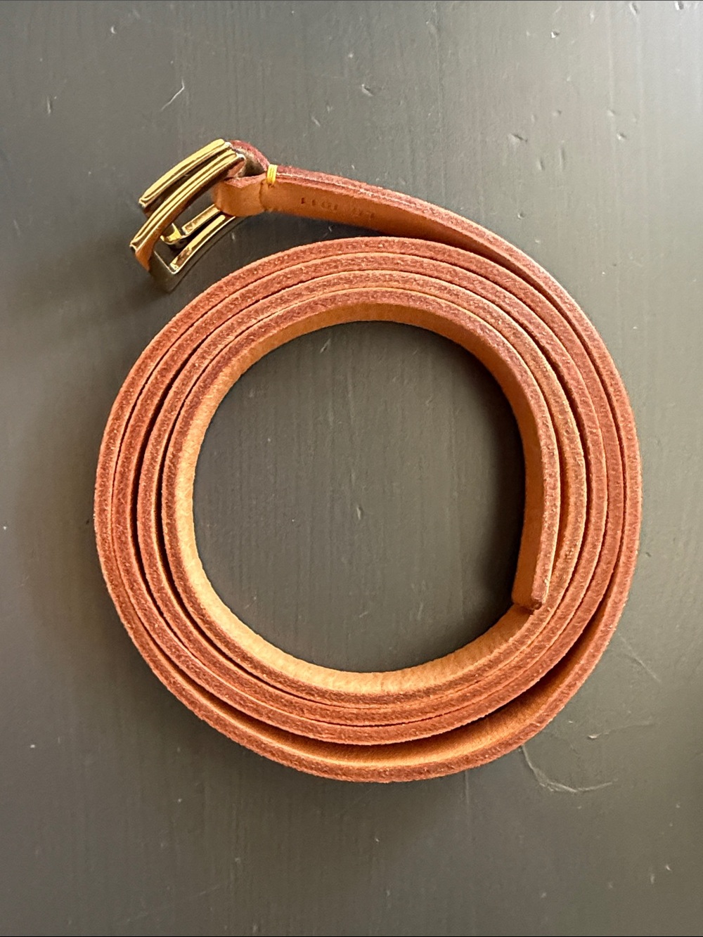 Louis Vuitton Tan Leather Slim Belt with Gold-Tone Buckle vachetta medium 41” - Picture 5 of 11